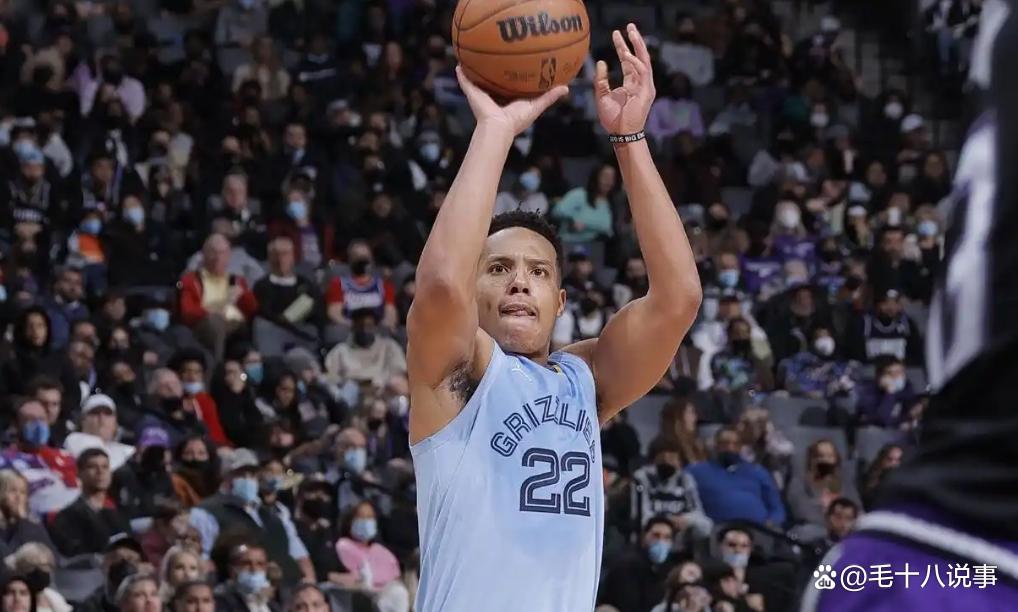 包含爵士客场击溃灰熊，戈贝尔抢篮板占尽优势的词条