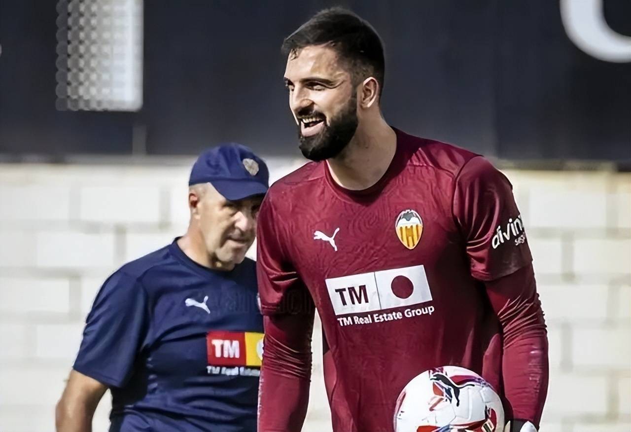 瓦伦西亚门将因伤休战数周，球队备战受影响的简单介绍