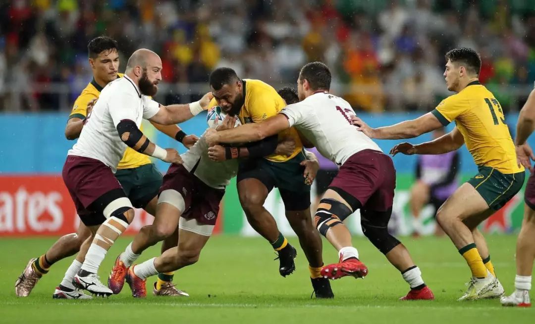 爱尔兰男子足球队豪取胜利，成功晋级八强