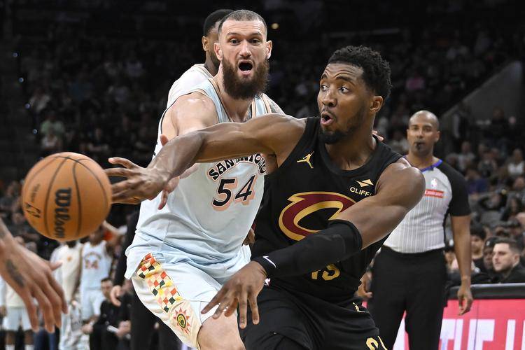 星空体育地址-公牛逆转国王，拉文光芒四射的简单介绍