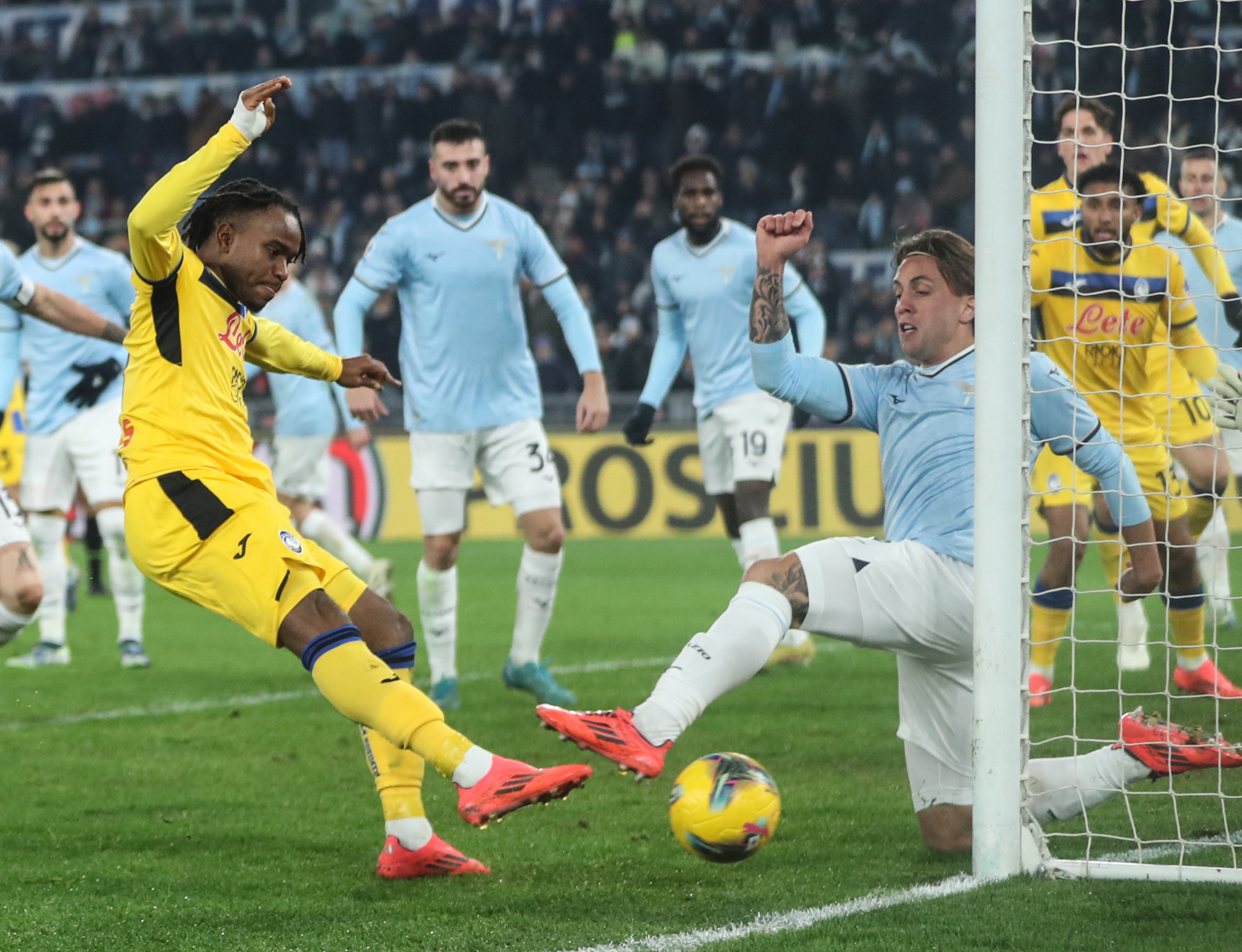 拉齐奥主场大胜卡利亚里,雄心勃勃的简单介绍 拉齐奥主场大胜卡利亚里,雄心勃勃的简单介绍